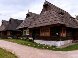 Co zabrać do samochodu zimą: lista na świąteczny wyjazd